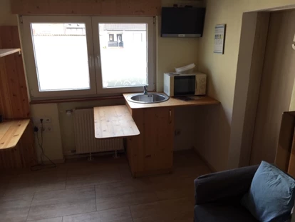 Monteurwohnung - Balkon - Deutschland - Wohnung 2. Schlafraum. Hier befindet sich ein 2. Waschbecken zum Zähne putzen etc. - Gästehaus Sinzig