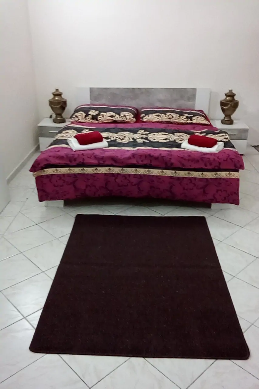 Monteurzimmer: Schlafzimmer - Apartmán 1 Schlafzimmer by Lukas Cold 