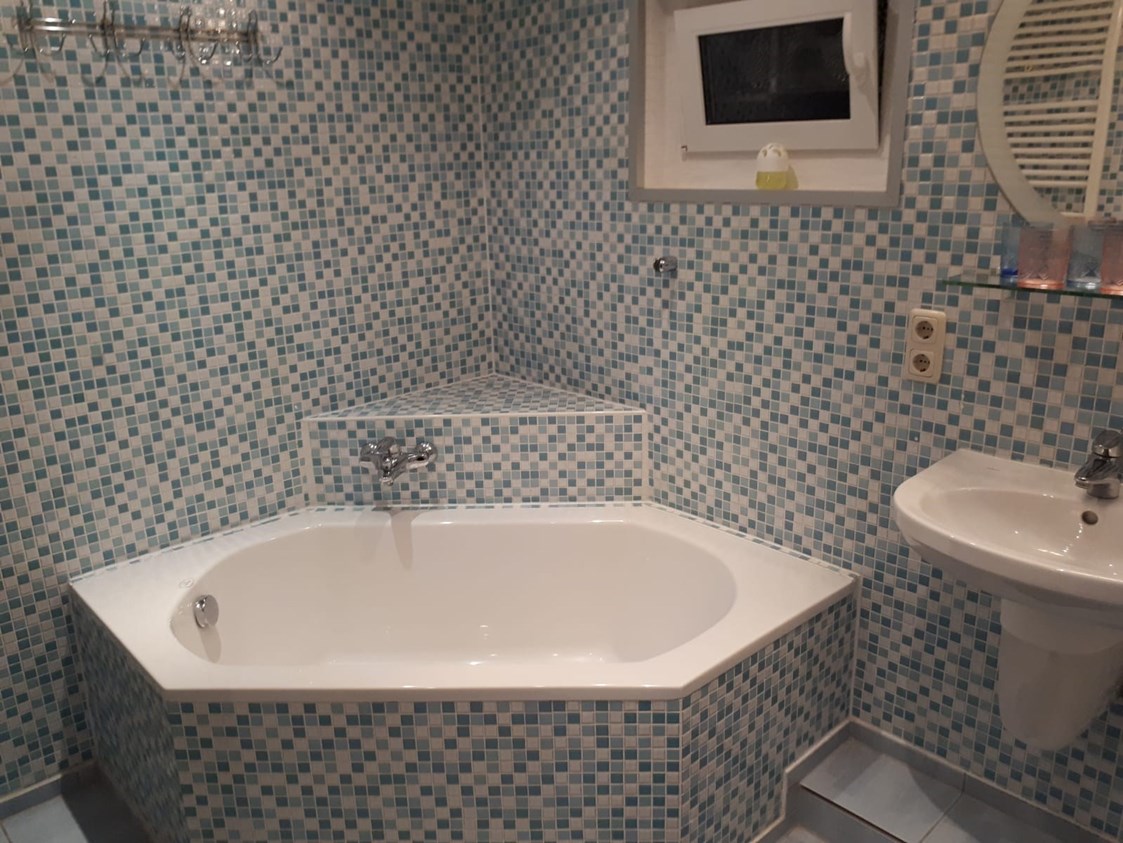 Monteurzimmer: Badewanne - Wohnen Bei Bolten Wohnung 1