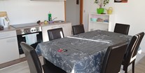 Monteurwohnung - Zimmertyp: Einzelzimmer - Pulsnitz - Esstisch/Küche Ferienwohnung 1. OG  - Ferienhaus- und Zimmervermietung Petra Hähnel