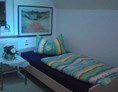 Monteurzimmer: Beispielfoto unserer Einzelbetten variiert je nach Unterkunft! - REXROOMS