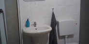 Monteurwohnung - Berlin-Stadt - Beispielfoto unserer Dusch-Bäder variiert je nach Unterkunft! - REXROOMS