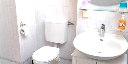 Monteurwohnung - PLZ 2482 (Österreich) - Gästehaus Breitensee: Gästezimmer - Apartments - Studios