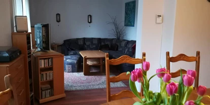 Monteurwohnung - Hund erlaubt - Flusslandschaft Elbe - Wohnzimmer - Ferienhaus Adendorf