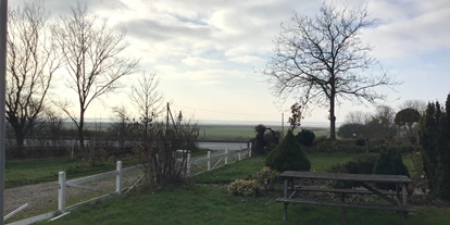Monteurwohnung - Kaffeemaschine - Schleswig-Holstein - Direkter Blick auf die Nordsee, ohne Deich  - Nordsee und Wald Monteurzimmer