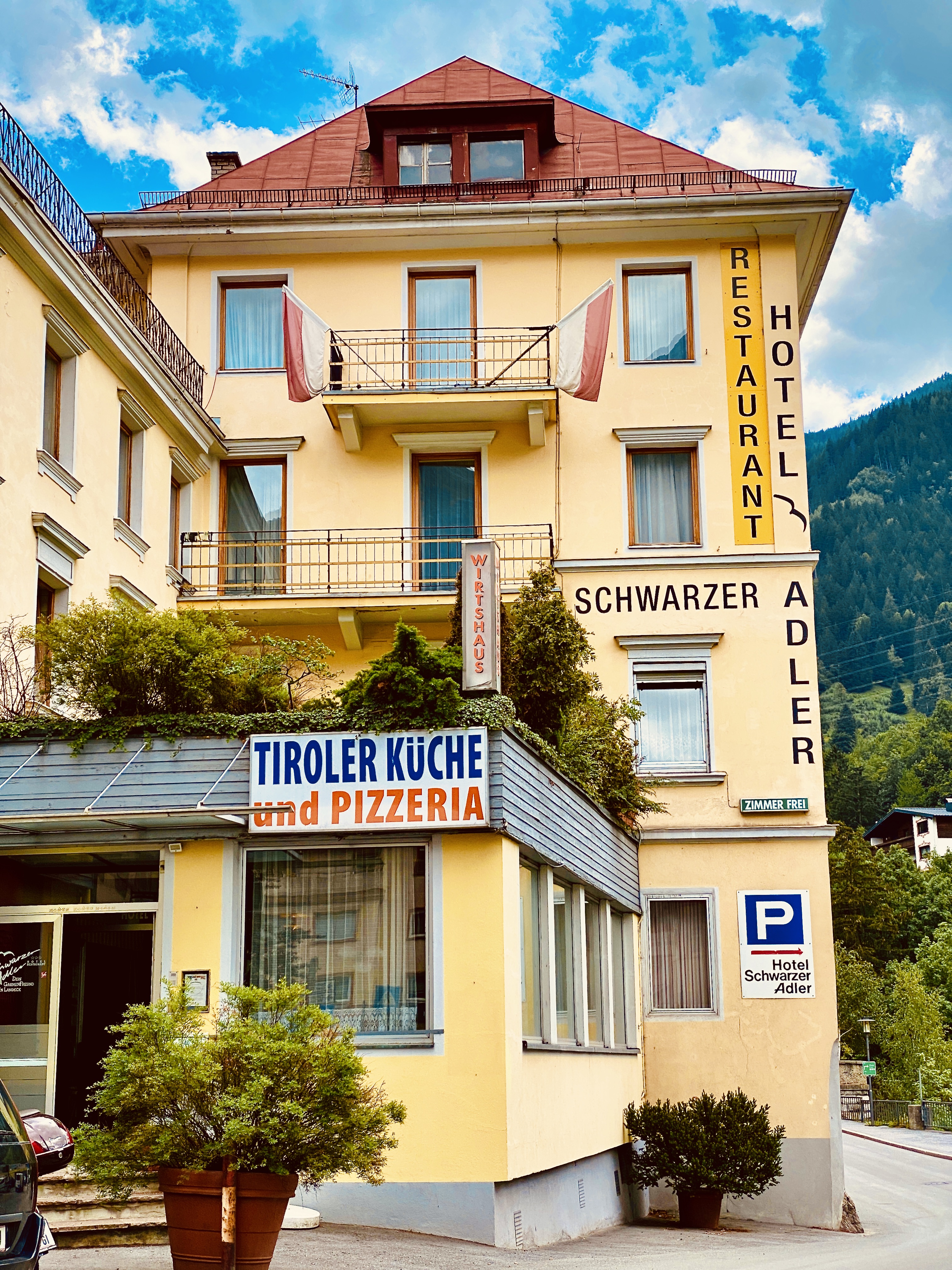 Monteurwohnung - Zimmertyp: Einzelzimmer - Tirol - Aussenansicht  - Schwarzer Adler Landeck Zentrum