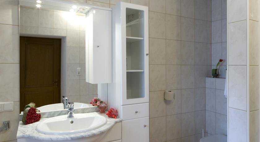 Monteurwohnung - Art der Unterkunft: Gästezimmer - Tiroler Oberland - Gästehaus Gisela 