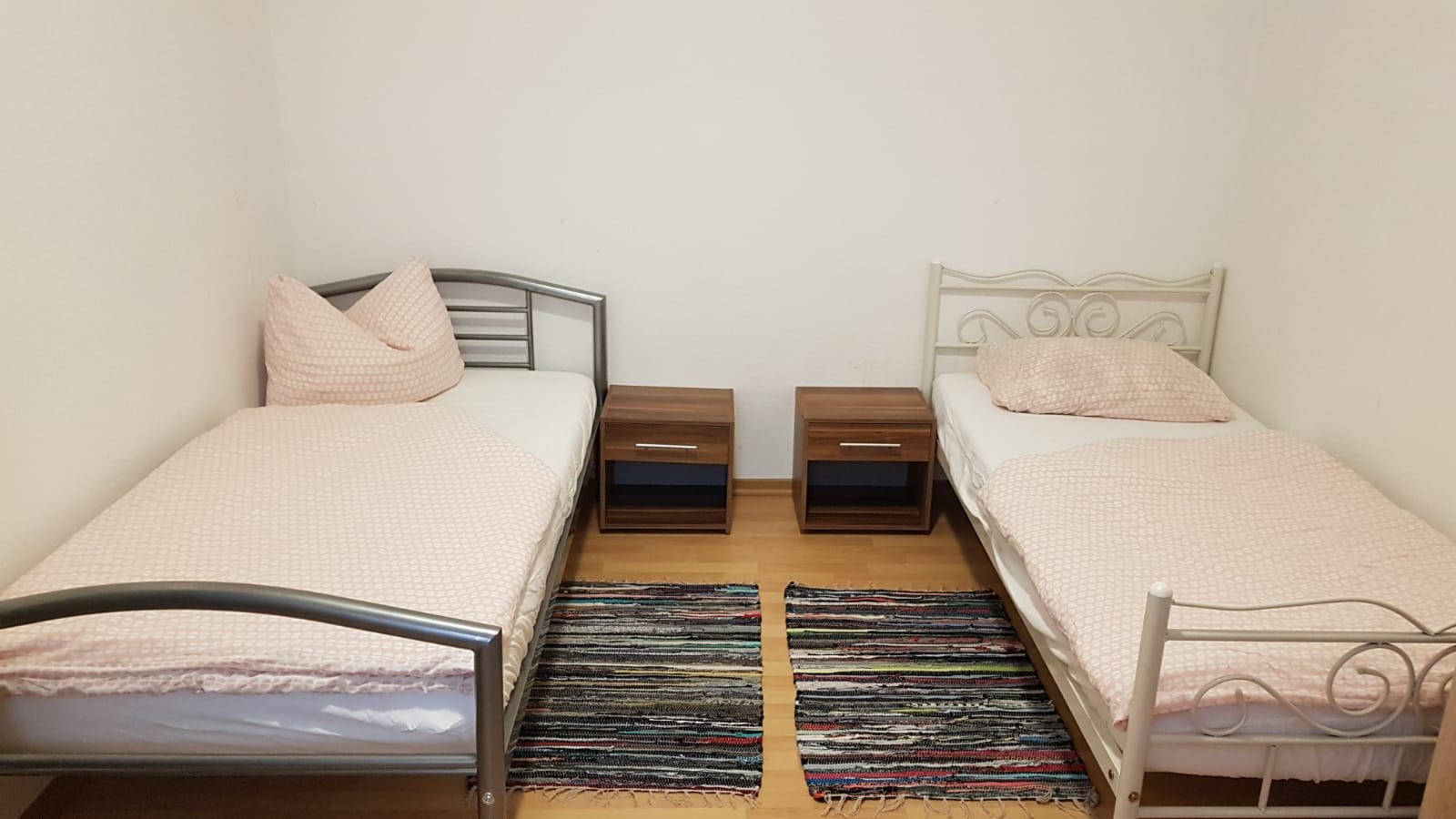 Monteurwohnung - Zimmertyp: Mehrbettzimmer - Schkopau - Schlafzimmer der Arbeiterwohnung mit Einzelbetten - Turgut Calim