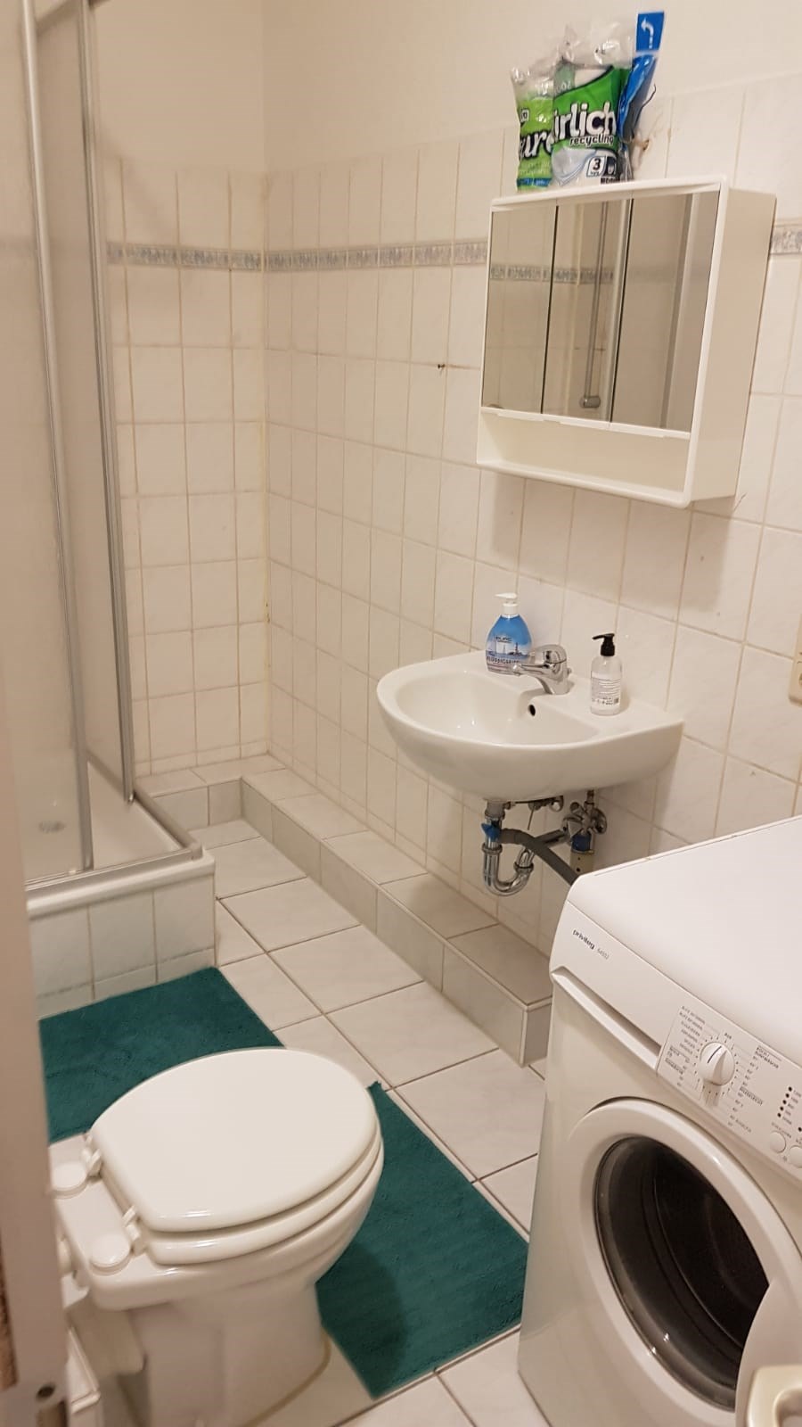 Monteurwohnung - Zimmertyp: Mehrbettzimmer - Schkopau - Badezimmer der Studentenwohnung in Leipzig - Turgut Calim