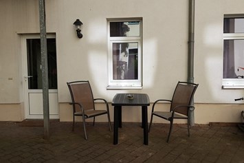 Monteurzimmer: Terrasse mit Aschenbecher für Raucher - Turgut Calim