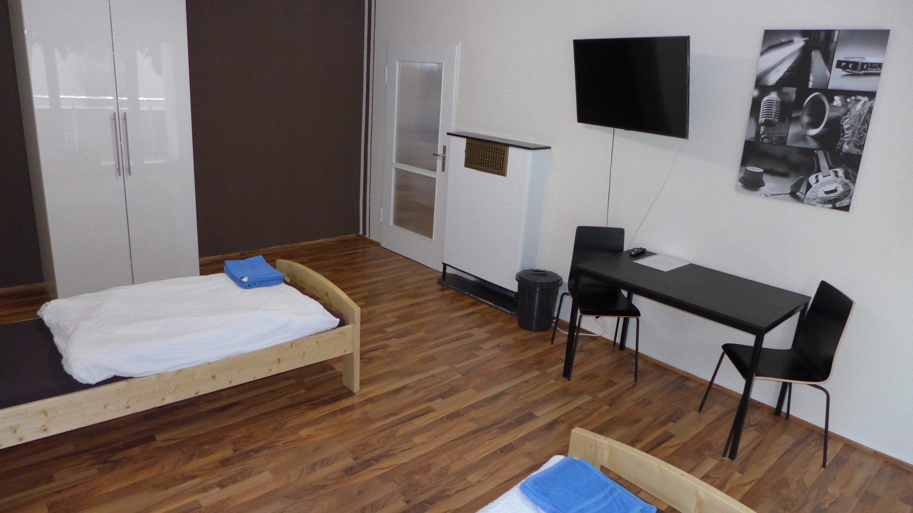 Monteurwohnung - PLZ 76149 (Deutschland) - Einzelbetten - 150 Betten - Häuser, Wohnungen, Karlsruhe, Wörth...