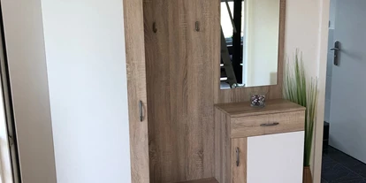 Monteurwohnung - Duisburg - Flur mit Garderobe - BeKi Vermietung