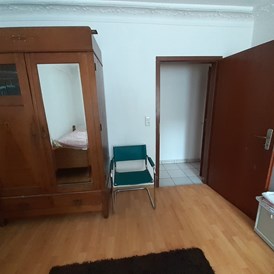 Monteurzimmer: Zimmer 2 - Stuttgart-Mitte 4 Einzelzimmer mit zweitem Bett