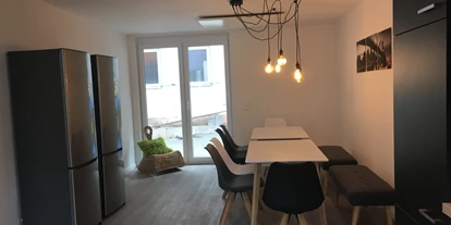 Monteurwohnung - Haßmersheim - Gemeinschaftsraum/Aufenthaltsraum mit Küche - Monteurzimmer Heilbronn Südstrasse