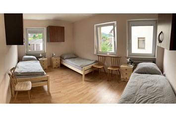 Monteurzimmer: Schlafzimmer - Franz Berg Apartments