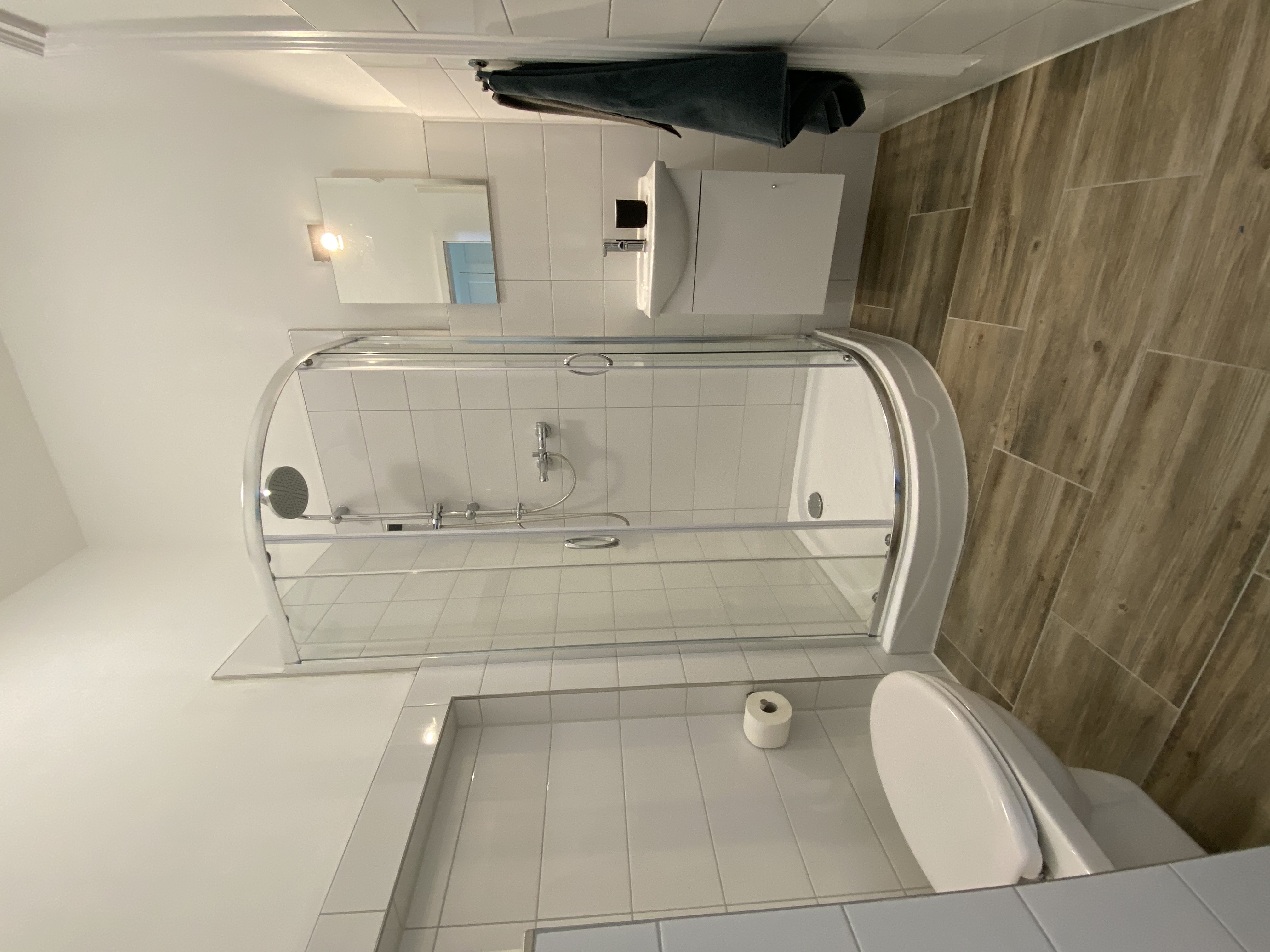 Monteurwohnung - Zimmertyp: Doppelzimmer - Buxtehude - Hamburg- Neuenfelde. Einfamilienhaus mit 2 Monteurswohnungen geeignet für 5 bis 30 Personen an Firma