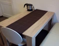 Monteurzimmer: Küche mit Esstisch und Bänken  - Miabon123