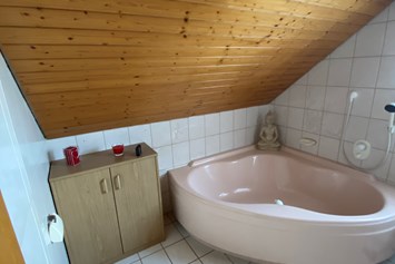 Monteurzimmer: Badezimmer  - Gästehaus Heidrich 