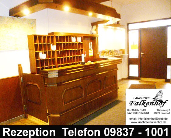 Monteurzimmer: Unsere Rezeption steht auch für Faxe oder Telefonate zur Verfügung. - Landhotel Falkenhof