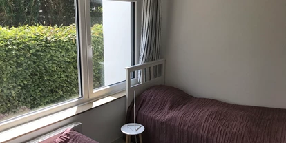 Monteurwohnung - PLZ 53501 (Deutschland) - Schlafzimmer mit zwei Einzelbetten - Bonn, Bunsenstraße Verkehrsgünstig nach Bonn und Köln