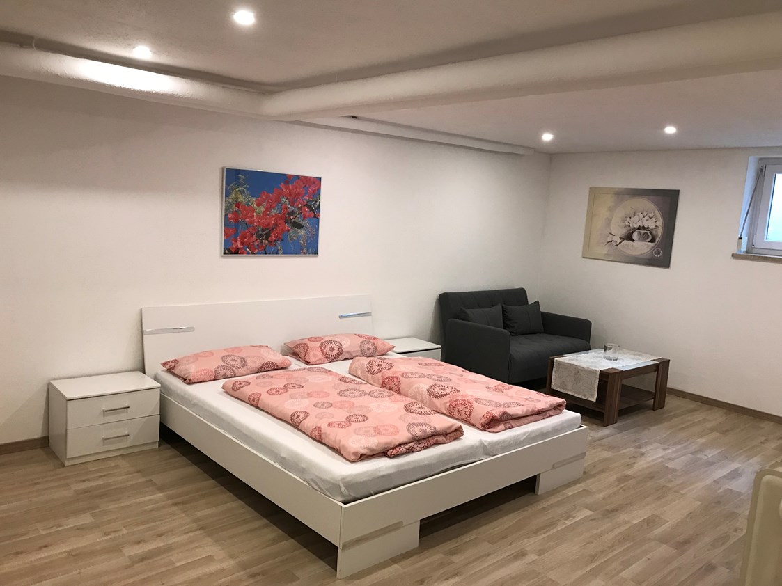 Monteurzimmer: Neu renovierte Wohnung