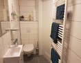 Monteurzimmer: Ferienwohnung 1 - Bad mit WC und Dusche - FeWo Noherr
