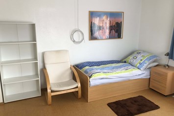 Monteurzimmer: Einzelzimmer groß. - Gästehaus Lützelbach