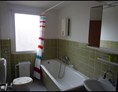 Monteurzimmer: Badezimmer der Monteurwohnung Duisburg - Alfa-Wohnung