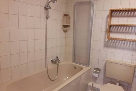 Monteurzimmer: Badezimmer - Ferienwohnung Alstaden