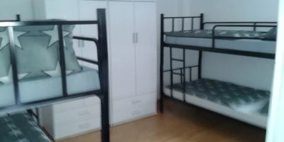 Monteurwohnung - Art der Unterkunft: Gästehaus - Deutschland - Frisch renoviert, ausgestattet mit neuen Betten, Schränken, Kühlschrank und neuer Bettwäsche. - Pamela´s Hostel