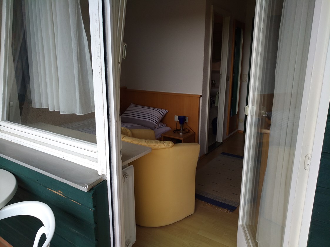Monteurzimmer: Einzelzimmer mit Balkon Du WC TV - Wohnen im Gruenen