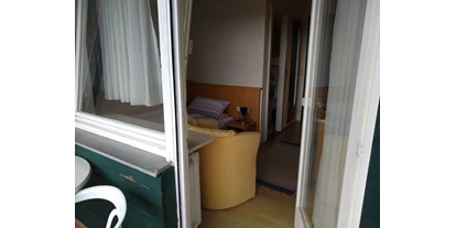 Monteurwohnung - PLZ 72531 (Deutschland) - Einzelzimmer mit Balkon Du WC TV - Wohnen im Gruenen