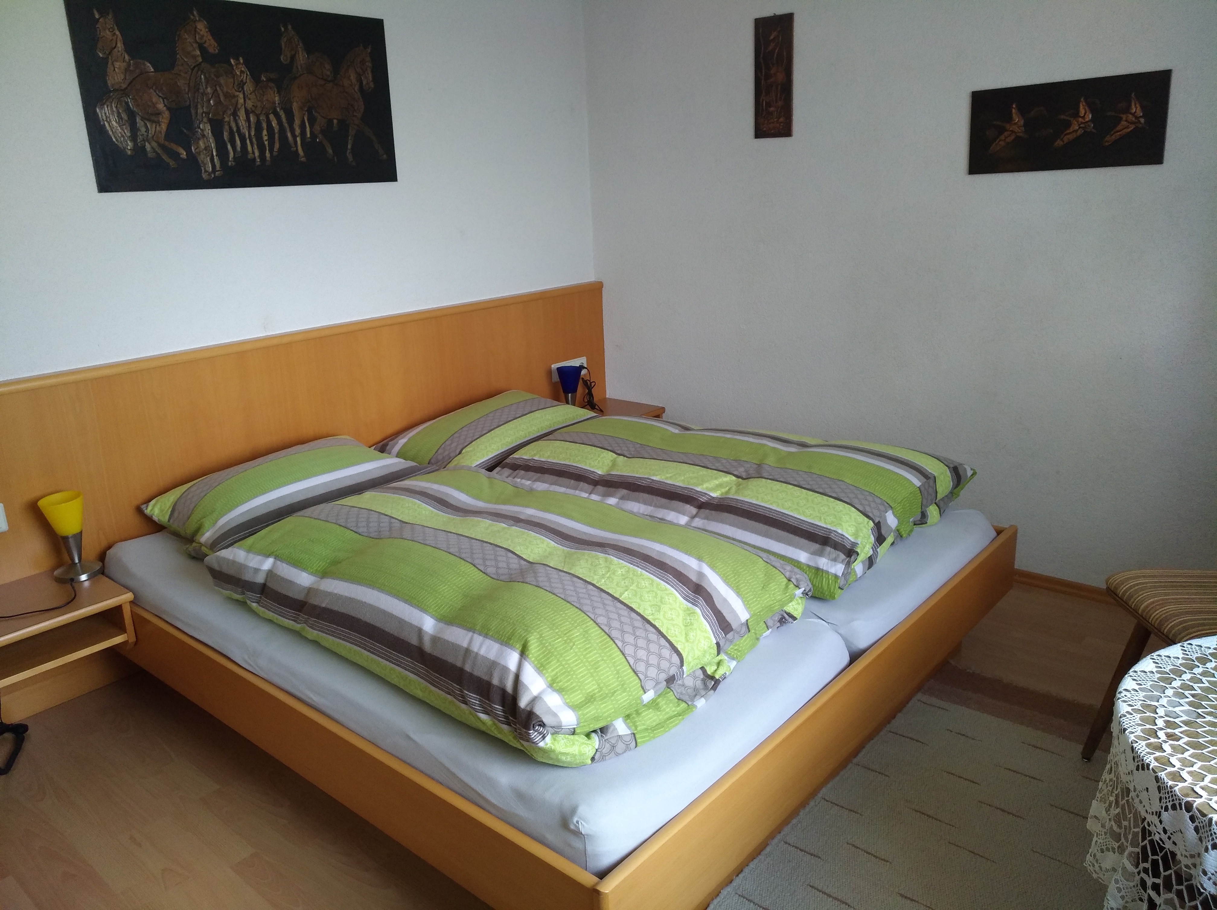 Monteurwohnung - PLZ 72535 (Deutschland) - Doppelzimmer auch als Einzelzimmer belegbar.
Gegen aufpreis - Wohnen im Gruenen