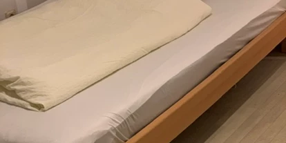 Monteurwohnung - Bettwäsche: Bettwäsche gegen Gebühr - Deutschland - Schlafzimmer 2 mit Zugang zum Balkon  - Würzburg Mainkai