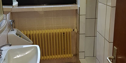 Monteurwohnung - Zimmertyp: Mehrbettzimmer - Renchen - Bad - Monteurwohnungen - Haus Elfi