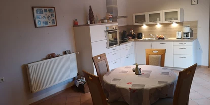 Monteurwohnung - Wallendorf (Eifelkreis Bitburg-Prüm) - Wohnküche mit Essbereich - Fam. Thiex