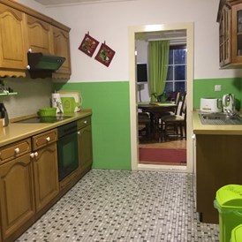Monteurzimmer: Küche komplett eingerichtet -  Pension am Pilgerweg 