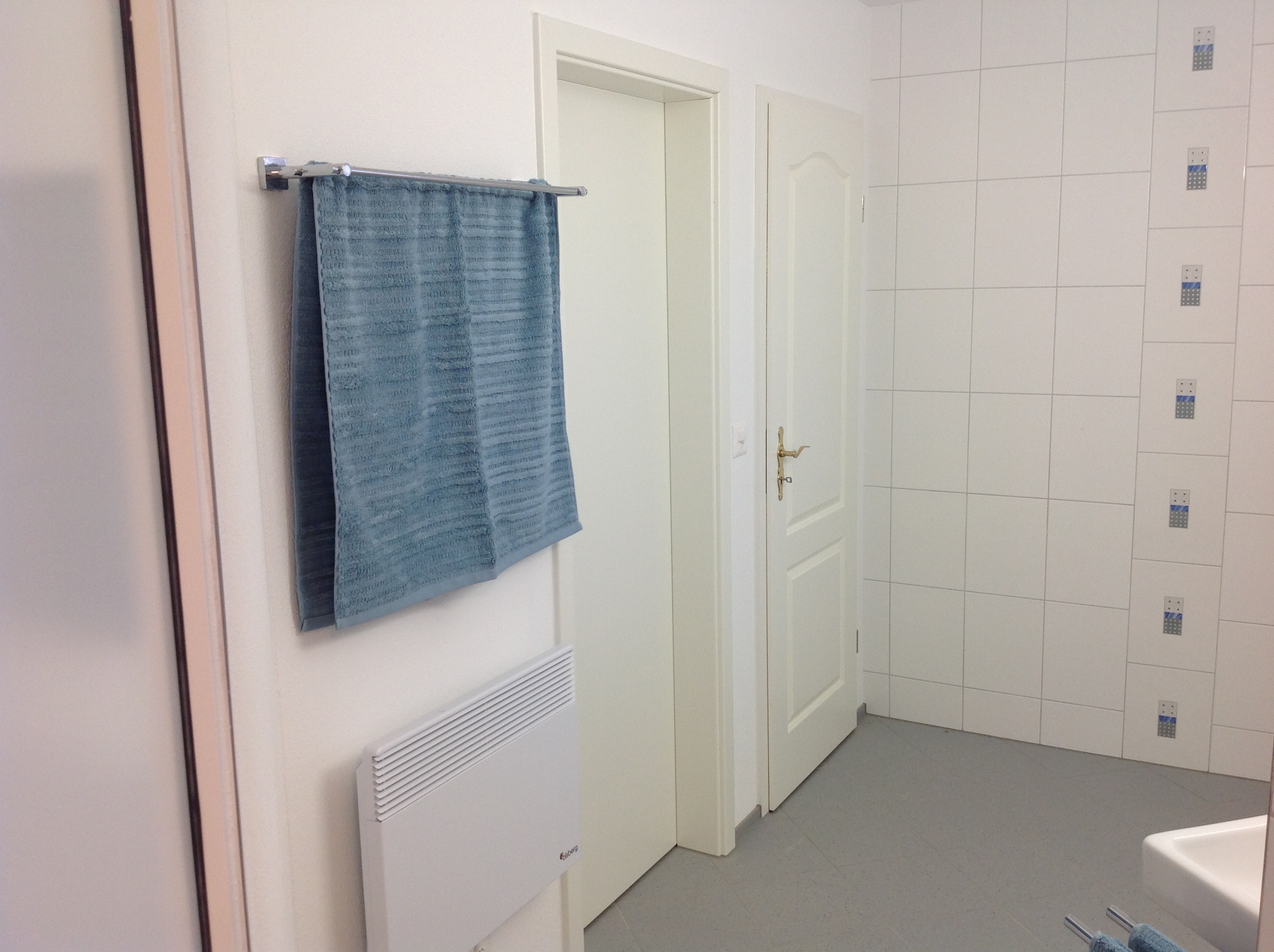 Monteurwohnung - Kühlschrank - Schweiz - Badezimmer - Villa Musica