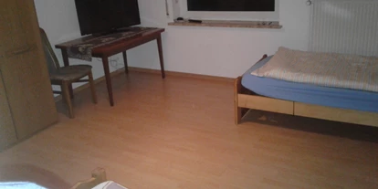 Monteurwohnung - Kaffeemaschine - Schleswig-Holstein - DZ mit TV, Schrank - Eddelak bei Brunsbüttel, Monteurzimmer