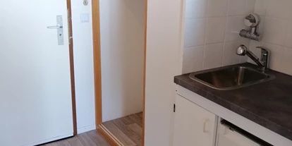 Monteurwohnung - Kühlschrank - Braunschweig - Mitten in der City von Salzgitter Lebenstedt! 1 ZW mit 2 Betten, Balkon, WLAN, Fernseher, Bad, Küche