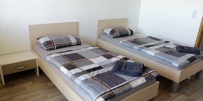Monteurwohnung - Kühlschrank - Braunschweig - Mitten in der City von Salzgitter Lebenstedt! 1 ZW mit 2 Betten, Balkon, WLAN, Fernseher, Bad, Küche