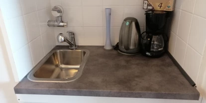 Monteurwohnung - Kühlschrank - Braunschweig - Mitten in der City von Salzgitter Lebenstedt! 1 ZW mit 2 Betten, Balkon, WLAN, Fernseher, Bad, Küche
