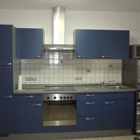 Monteurzimmer: Küche mit Spülmaschine, Senseo, Wasserkocher, Mikrowelle, usw. - Wohnung Idefix 1 SZ: 2 Einzelbetten