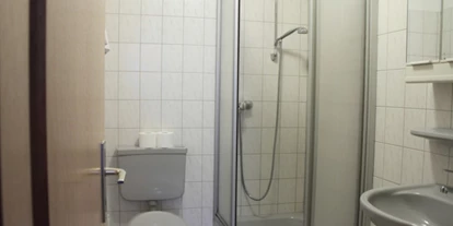 Monteurwohnung - PLZ 27404 (Deutschland) - Badezimmer - Tietjens Gasthof, sauberes Zimmer mit eigenem Badezimmer