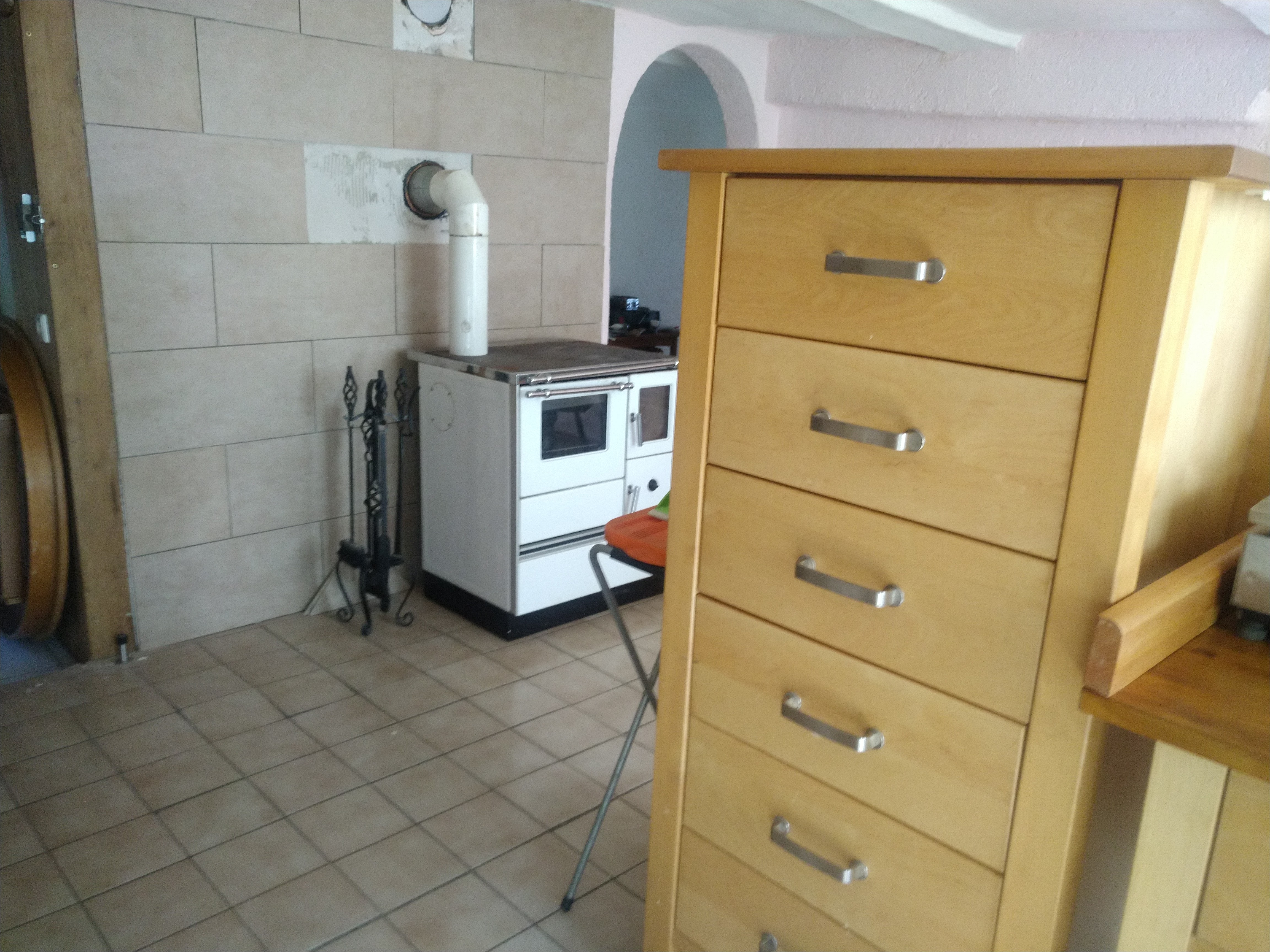 Monteurwohnung - Einzelbetten - Spangenberg - Wohnküche Ofen - Monteurzimmer Bergheim