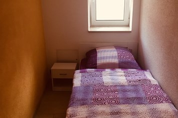 Monteurzimmer: Einzelbett im Einzelzimmer - Ferienwohnung "Altstadtblick" - top Ausstattung