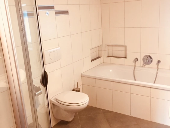 Monteurzimmer: Bad Ansicht 2 - Ferienwohnung "Altstadtblick" - top Ausstattung