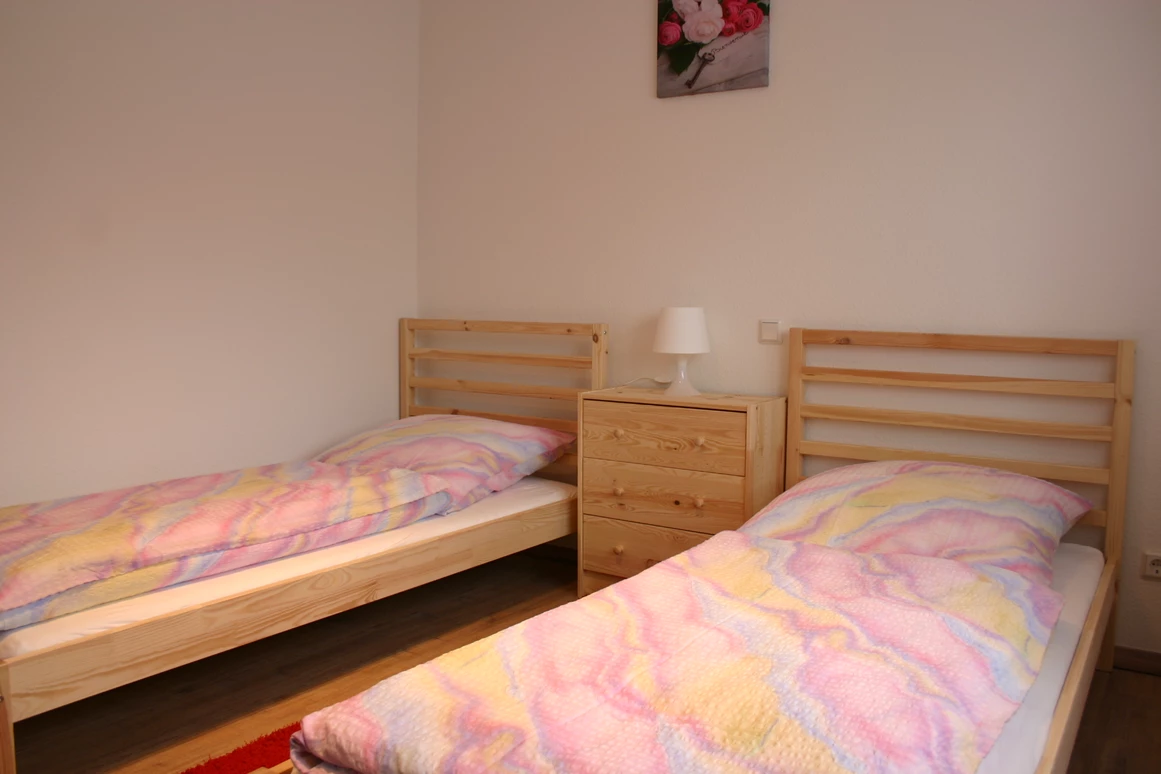 Monteurzimmer: Schlafzimmer mit Einzelbetten  - Ferienhaus Abel - top Ausstattung, zentrale Lage