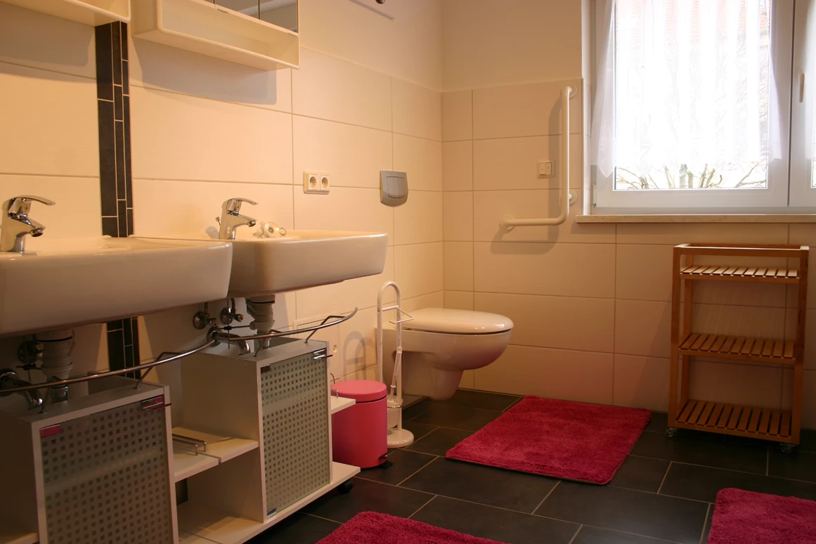 Monteurzimmer: Bad Ansicht 2 - Ferienhaus Abel - top Ausstattung, zentrale Lage