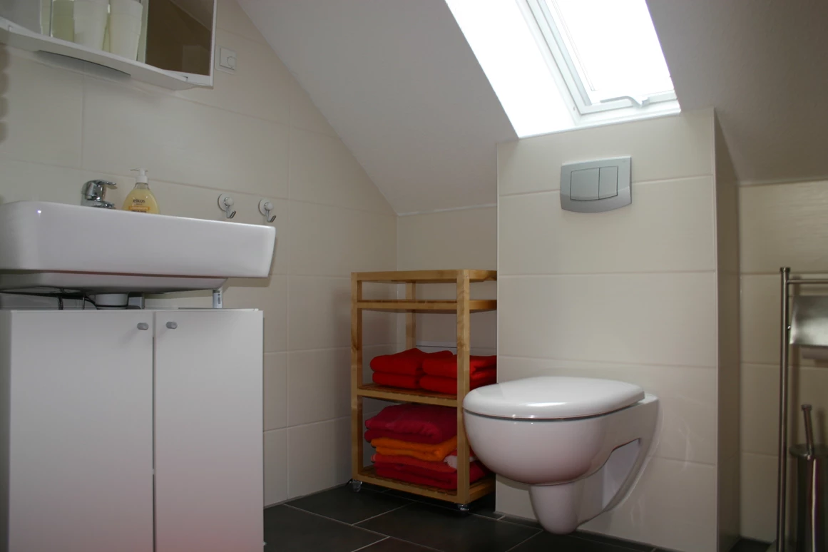 Monteurzimmer: Wohnung Dachgeschoss groß, Ansicht 8 - Ferienhaus Abel - top Ausstattung, zentrale Lage
